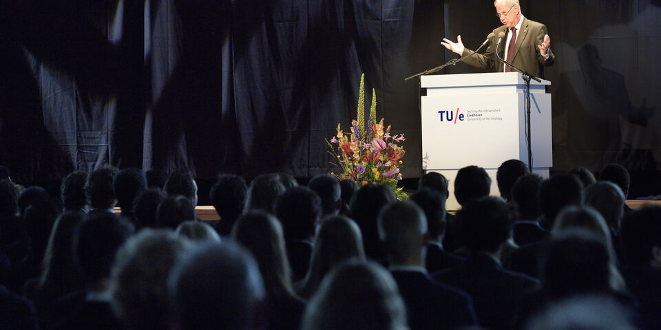 Karl Dittrich gisteren aan de TU/e. Foto | Bart van Overbeeke