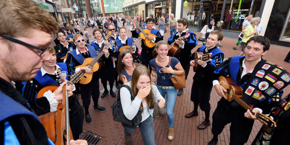 Een serenade tijdens het Tunafestival in 2014. Archieffoto | Bart van Overbeeke