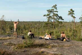 Tyresta National Park, Rick zit uiterst rechts.