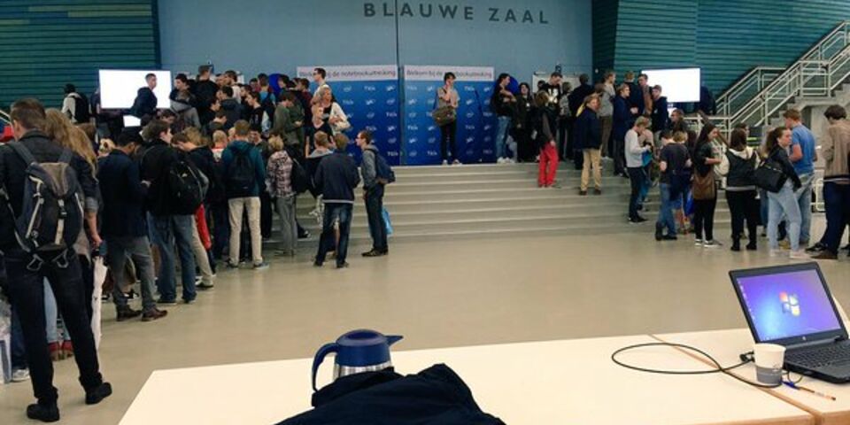 De uitreiking van de notebooks aan het begin van dit studiejaar in het Auditorium.